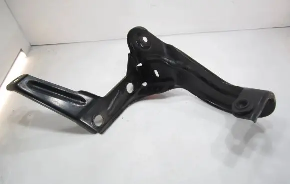 Audi A6 S6 C6 4F Intercooler pipe mounting bracket 4F0145813F