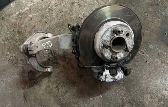 BMW 5 F10 F11 Front wheel hub spindle knuckle