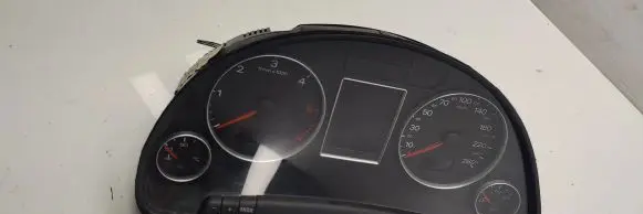 Audi A4 S4 B7 8E 8H Speedometer (instrument cluster) 8e0920931p
