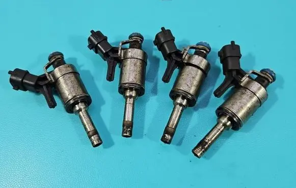 Citroen C4 Grand Picasso Fuel injector 0261500073 IMPRK1606256
