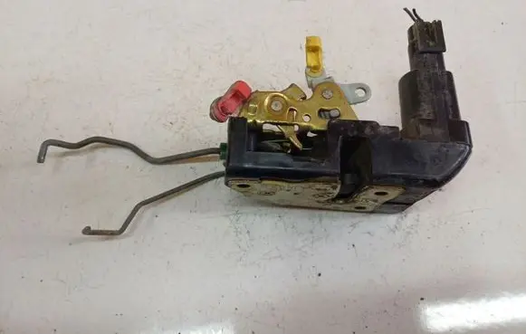 Chrysler Voyager Front door lock 
