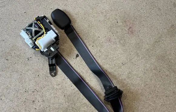 BMW X3 G01 Front seatbelt 8076197