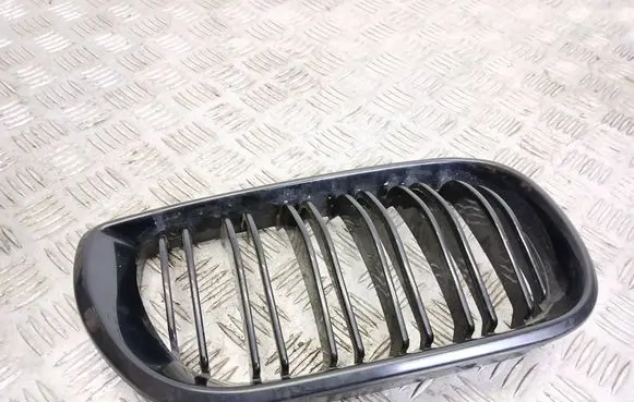 BMW 3 E46 Front bumper upper radiator grill