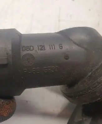 Audi A4 S4 B6 8E 8H Thermostat housing 06D121111G