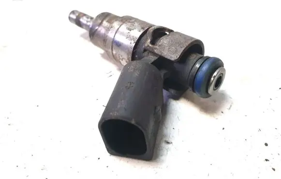 Audi A4 S4 B6 8E 8H Fuel injector 06D133036D