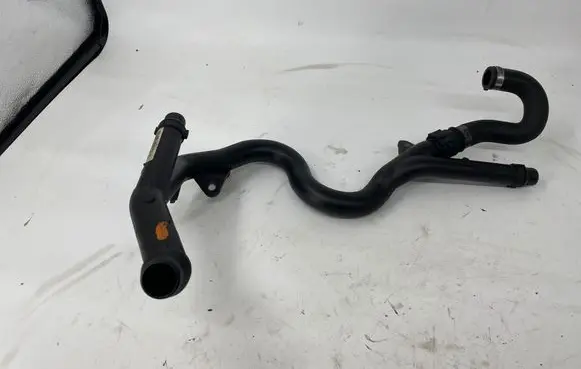 Engine coolant pipe/hose