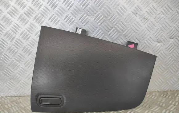 Glove box