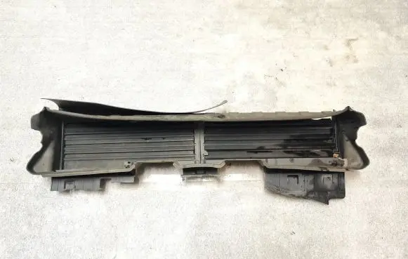 Intercooler air guide/duct channel