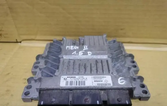 Renault Megane II Engine control unit/module ECU 8200565863