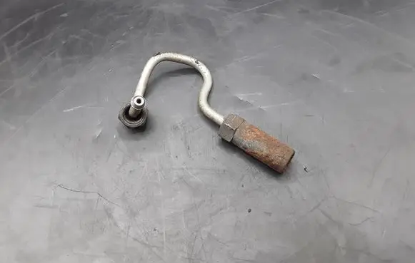 Nissan Pathfinder R51 Fuel injector supply line/pipe NOCODE