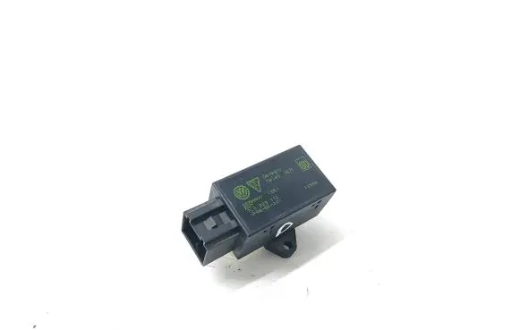 Volkswagen Touareg I Seat heating relay 7L0959772