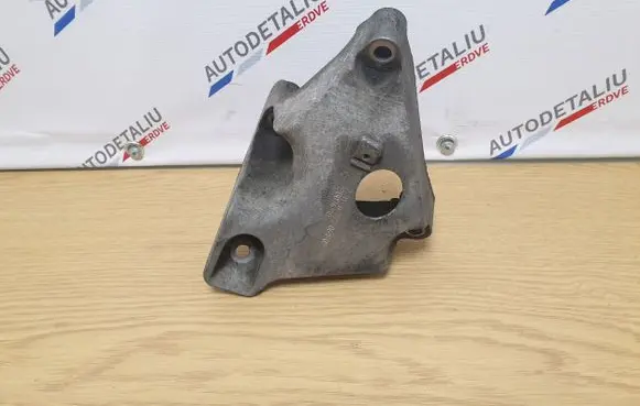 BMW X1 E84 Engine mounting bracket 6777061 22116777061