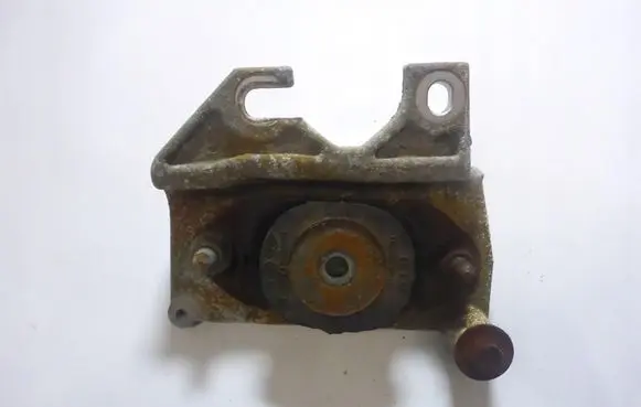 Renault Clio IV Gearbox mounting bracket 112202847R