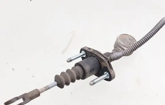 Opel Zafira A Clutch slave cylinder 90581565