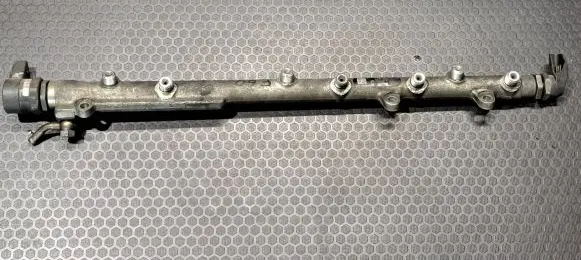 BMW 5 E60 E61 Fuel main line pipe 7788679 0445216008