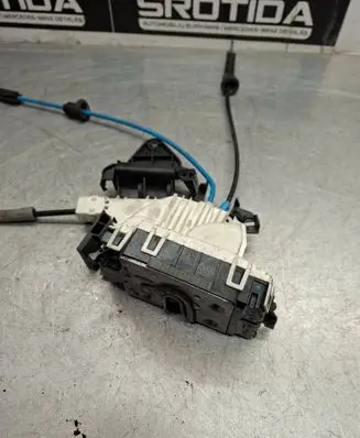 Mercedes-Benz C W204 Rear door lock A2047301335 ZGS003