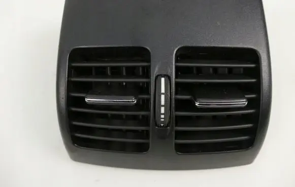 Rear air vent grill
