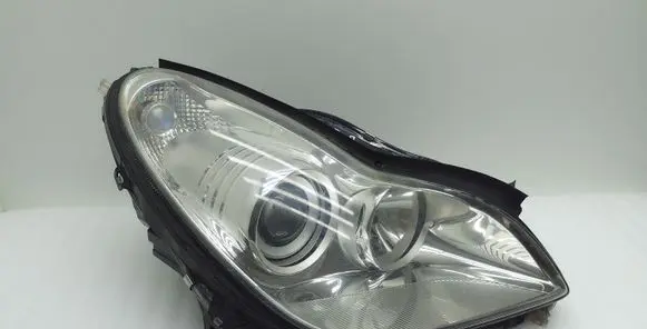 Mercedes-Benz CLS C219 Headlight/headlamp A0028206026 5DV00829000