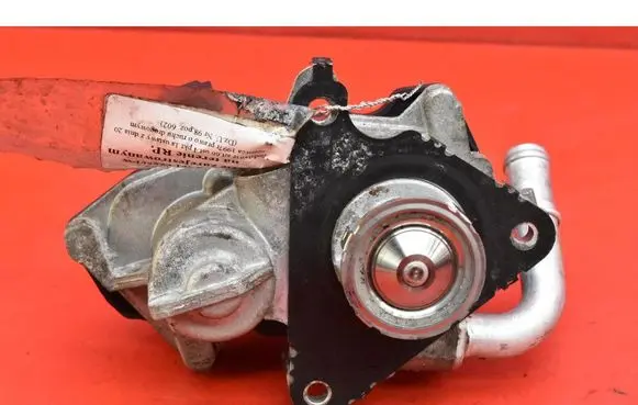 Volkswagen Golf Sportsvan EGR valve 04L131501S