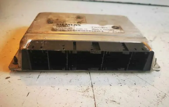 BMW 5 E39 Engine control unit/module 7500255 5WK9037 DMEMS42