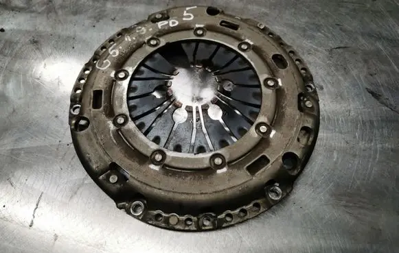 Volkswagen Golf V Pressure plate 