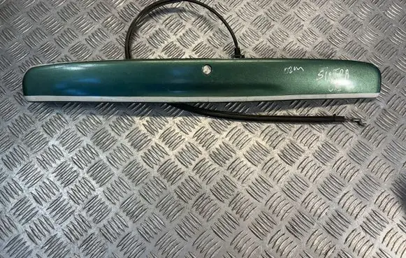 Trunk door license plate light bar