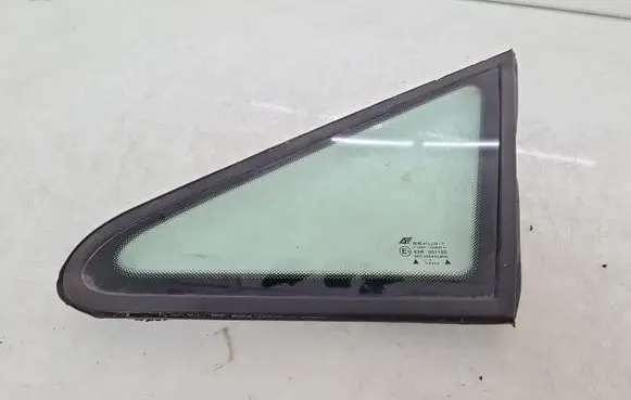 Seat Alhambra (Mk1) Front triangle window/glass AS2