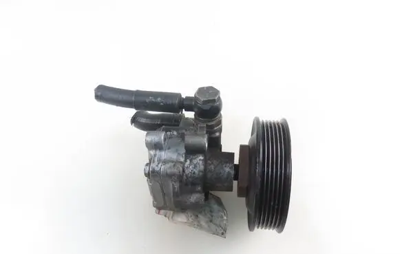 Volkswagen Golf IV Power steering pump 1J0422154B