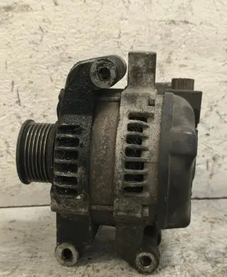 Toyota Corolla Verso E121 Generator/alternator