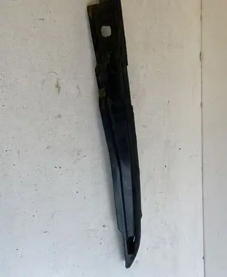 Maserati Ghibli Fender end trim 