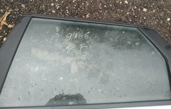 Nissan Primera Rear door window glass AS2