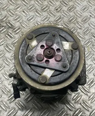 Volkswagen PASSAT B6 Air conditioning (A/C) compressor (pump)