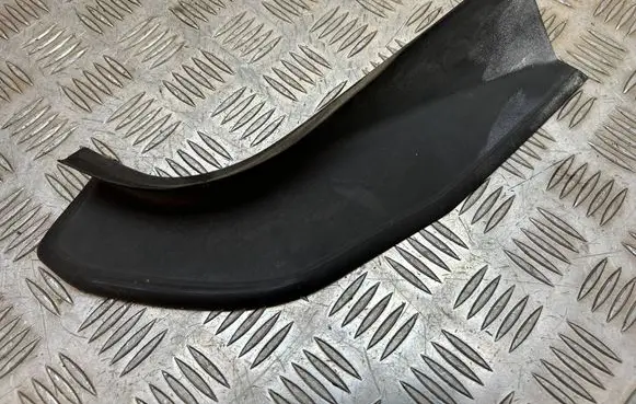 BMW 5 F10 F11 Rear/tail light trim molding 7204375 20409410