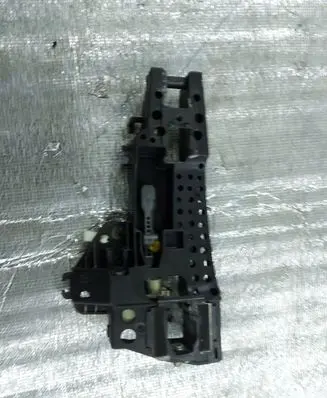 Rear door exterior handle/bracket