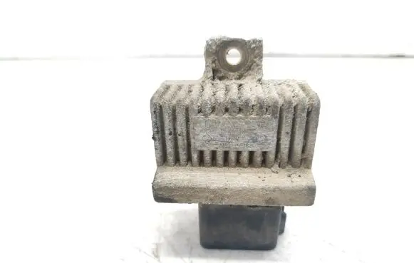 Renault Espace IV Glow plug pre-heat relay 7700115078