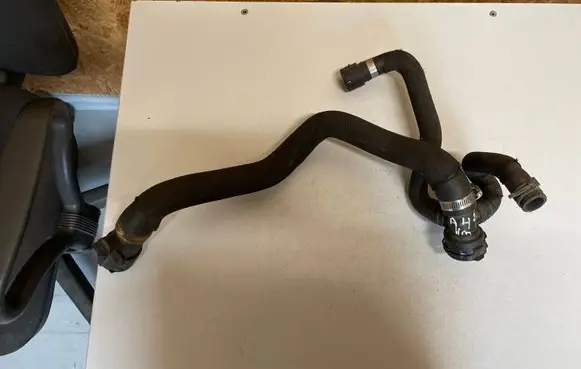 Audi A4 S4 B8 8K Engine coolant pipe/hose 8K0113293F 4F0122273A