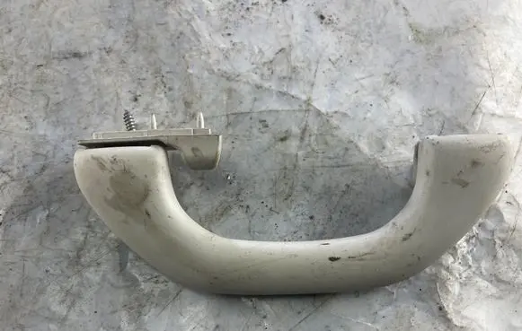 Volkswagen Polo IV 9N3 Front interior roof grab handle 6N0857607N