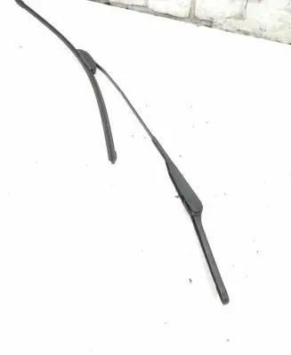 Nissan Primastar Front wiper blade arm 8005697