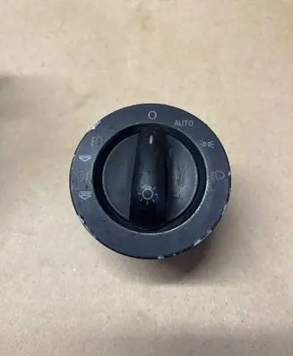 Volkswagen PASSAT B6 Light switch