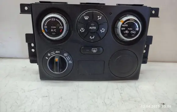 Suzuki Grand Vitara II Climate control unit 3951065JD1