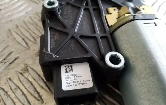 Honda CR-V Sunroof motor/actuator 1731706A 07493335 1717820B03