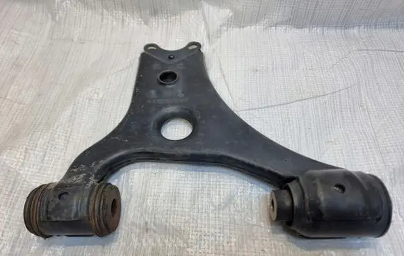 Mercedes-Benz B W245 Front control arm A1693300407