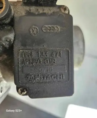 Audi A6 S6 C4 4A Mass air flow meter 054133471