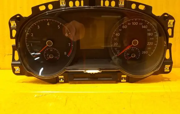 Volkswagen Golf VII Speedometer (instrument cluster) 5G1920750D