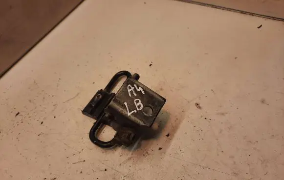 Audi A4 S4 B6 8E 8H Rear door lower hinge 8E0833411