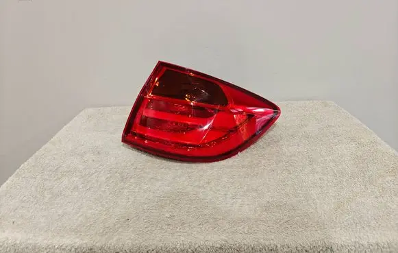 BMW 3 F30 F35 F31 Rear/tail lights 1090106