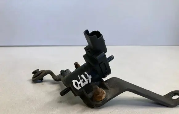 Volvo V60 Vacuum valve 9688124580