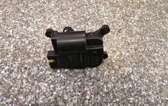 Fiat 500E Air flap motor/actuator AA1138003660 AA113800