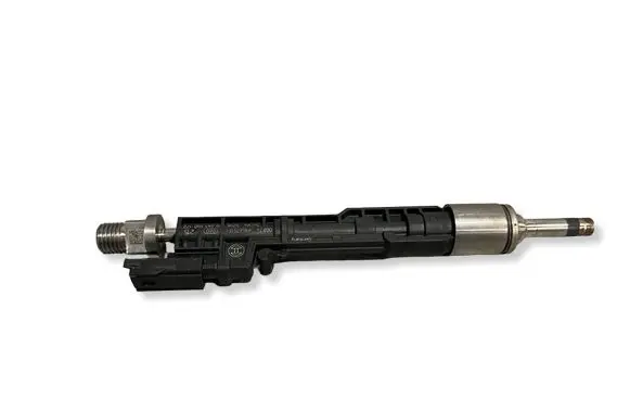 BMW 4 F36 Gran coupe Fuel injector 0261500172 7639994