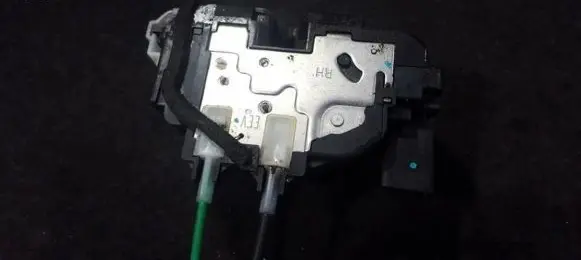Hyundai i20 (PB PBT) Front door lock